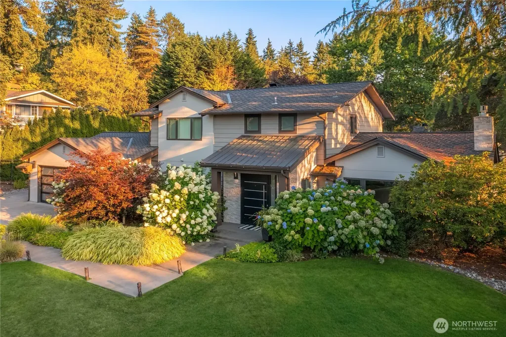 8425 NE 22nd Place Clyde Hill WA 98004