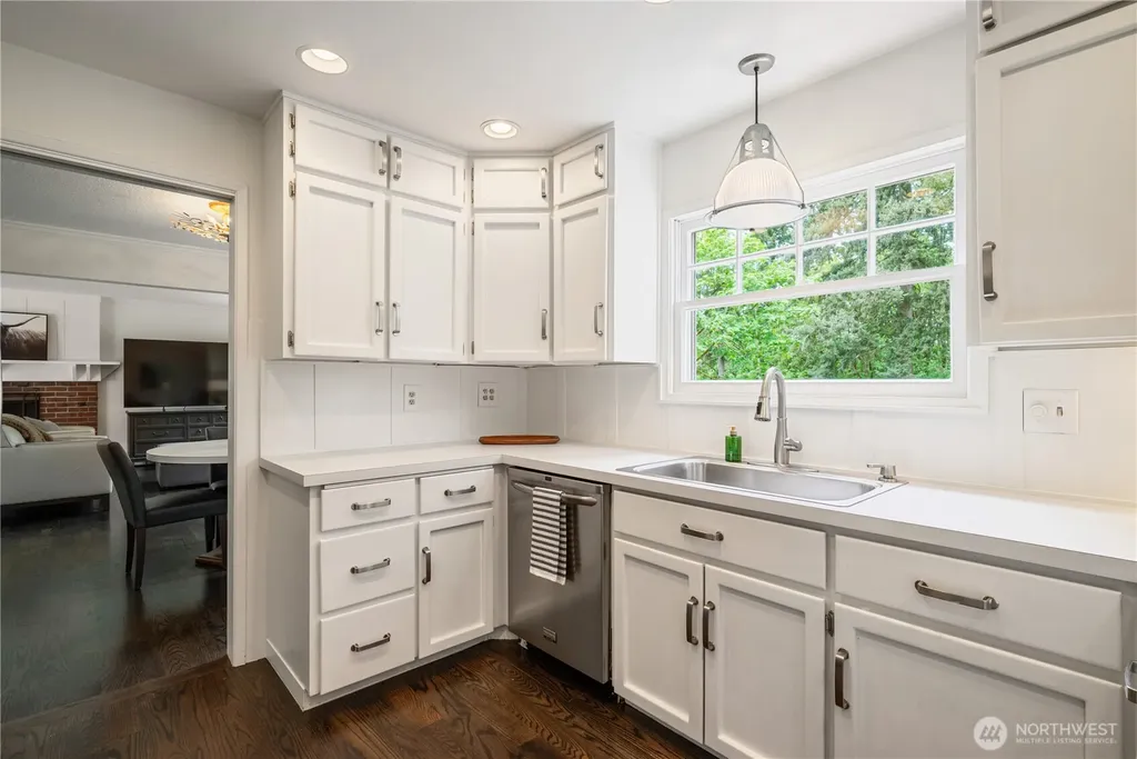 303 E Cedar Lane Longview WA 98632