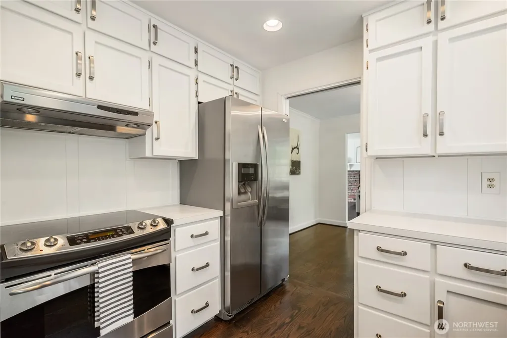 303 E Cedar Lane Longview WA 98632