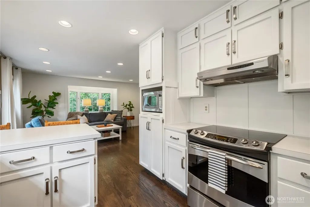 303 E Cedar Lane Longview WA 98632