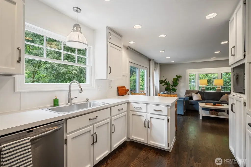 303 E Cedar Lane Longview WA 98632
