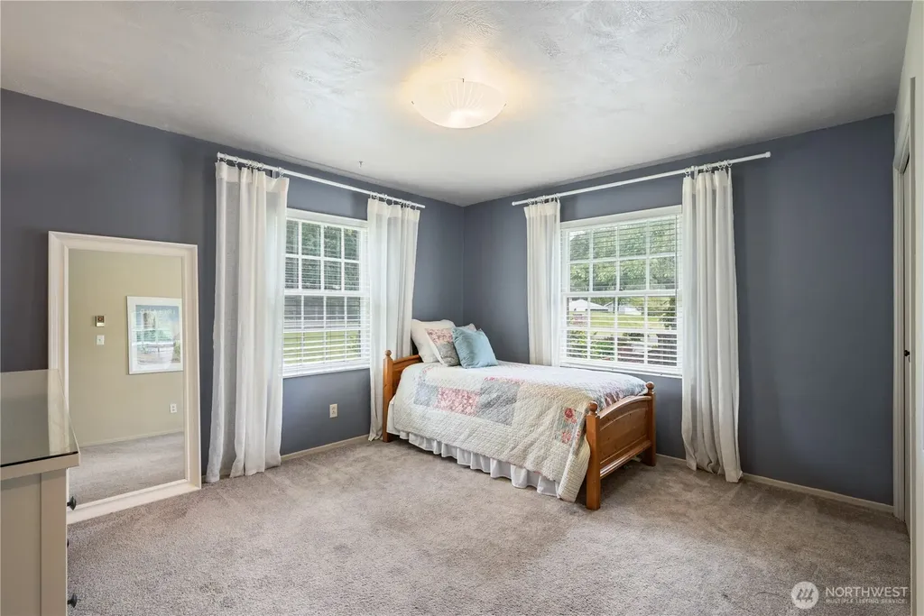 303 E Cedar Lane Longview WA 98632