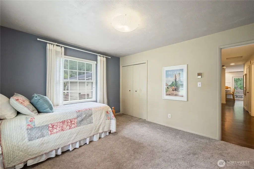 303 E Cedar Lane Longview WA 98632