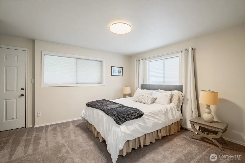 303 E Cedar Lane Longview WA 98632
