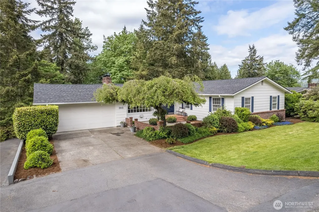 303 E Cedar Lane Longview WA 98632