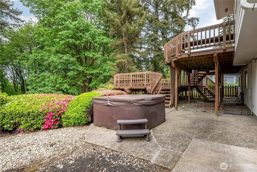 303 E Cedar Lane Longview WA 98632