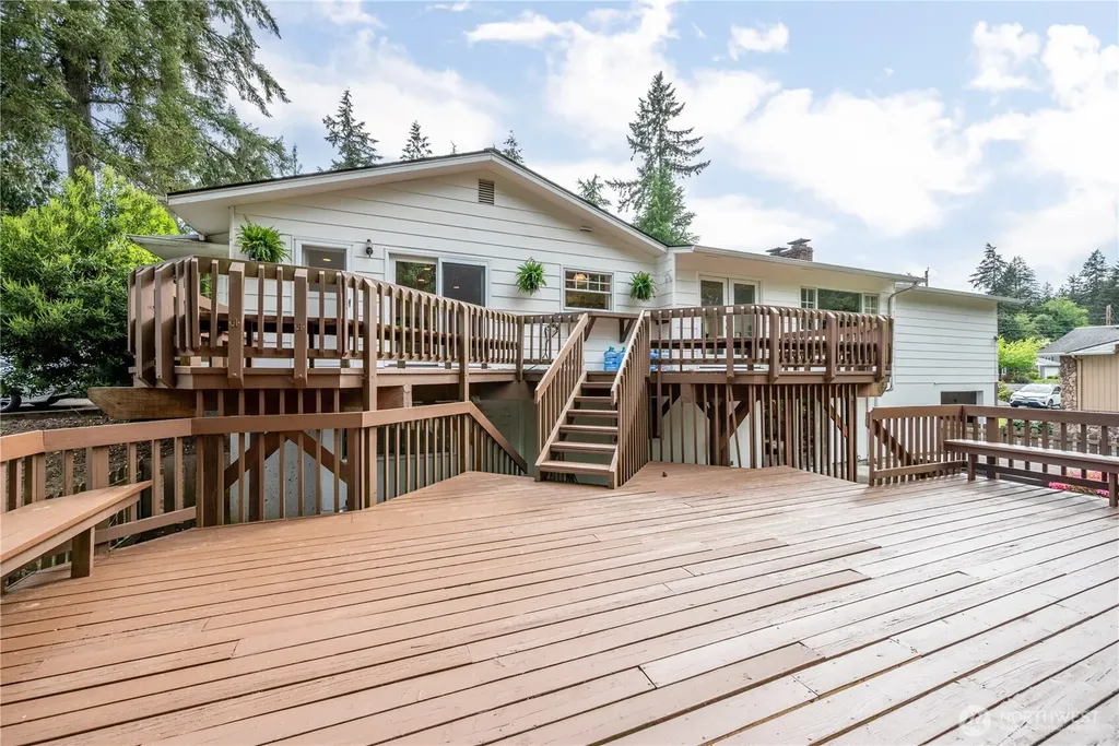 303 E Cedar Lane Longview WA 98632