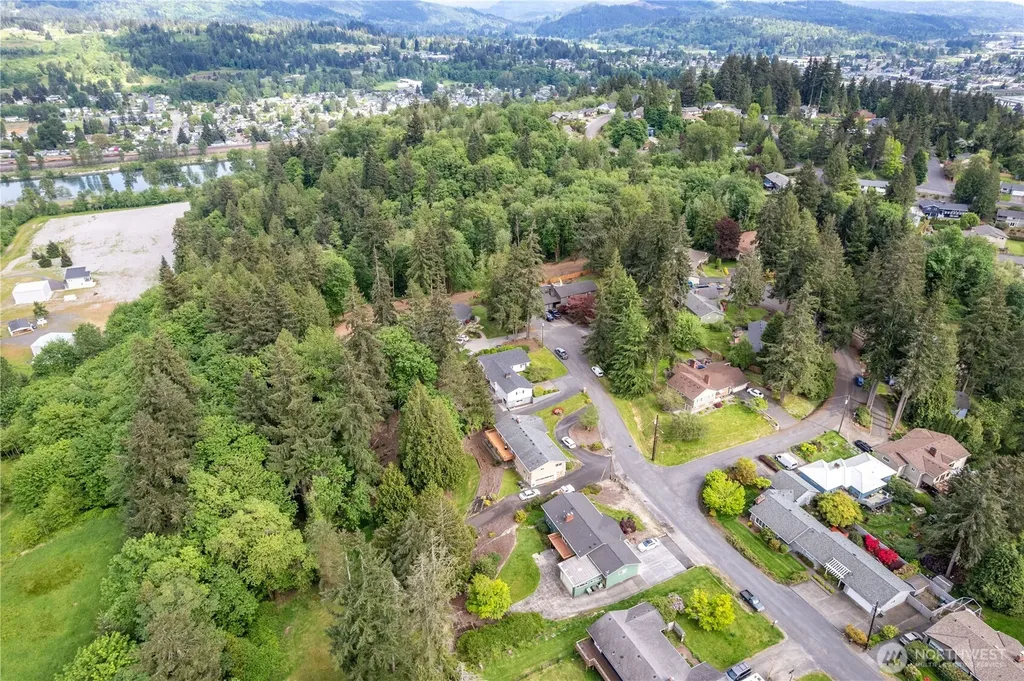 303 E Cedar Lane Longview WA 98632