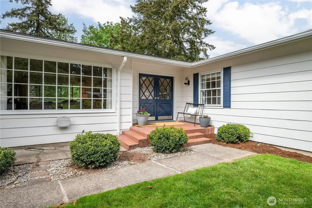 303 E Cedar Lane Longview WA 98632