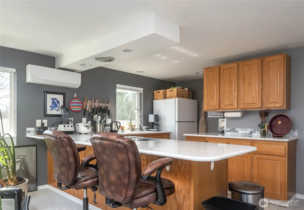 4258 Whitman Avenue N Seattle WA 98103