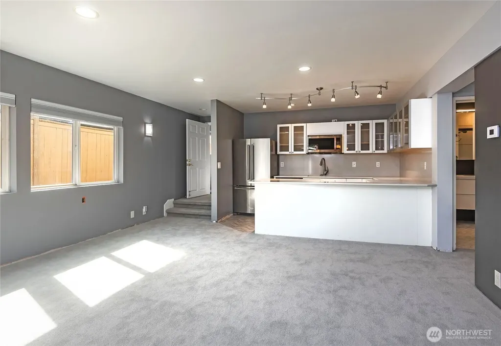 4258 Whitman Avenue N Seattle WA 98103