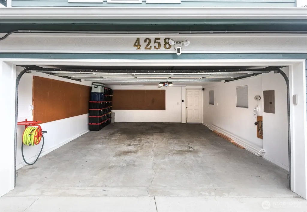 4258 Whitman Avenue N Seattle WA 98103