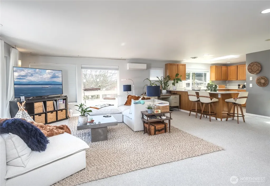 4258 Whitman Avenue N Seattle WA 98103