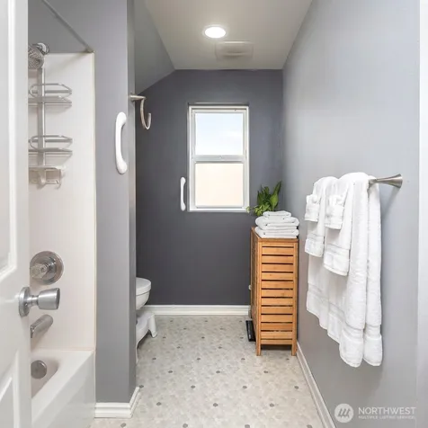 4258 Whitman Avenue N Seattle WA 98103