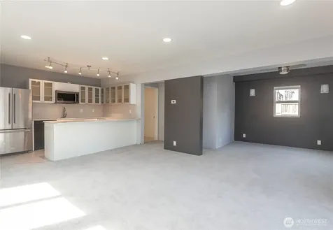 4258 Whitman Avenue N Seattle WA 98103