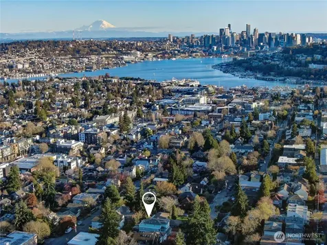 4258 Whitman Avenue N Seattle WA 98103