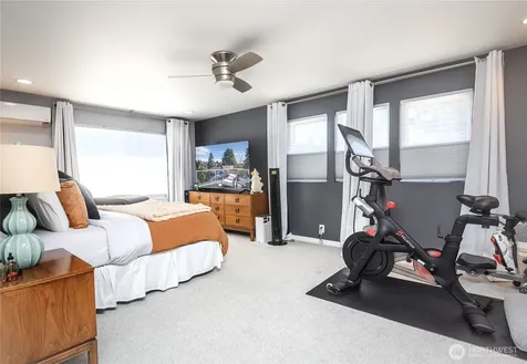 4258 Whitman Avenue N Seattle WA 98103