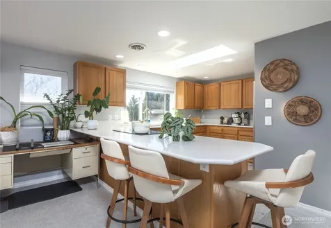 4258 Whitman Avenue N Seattle WA 98103