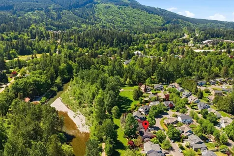 225 SE 10th Circle North Bend WA 98045