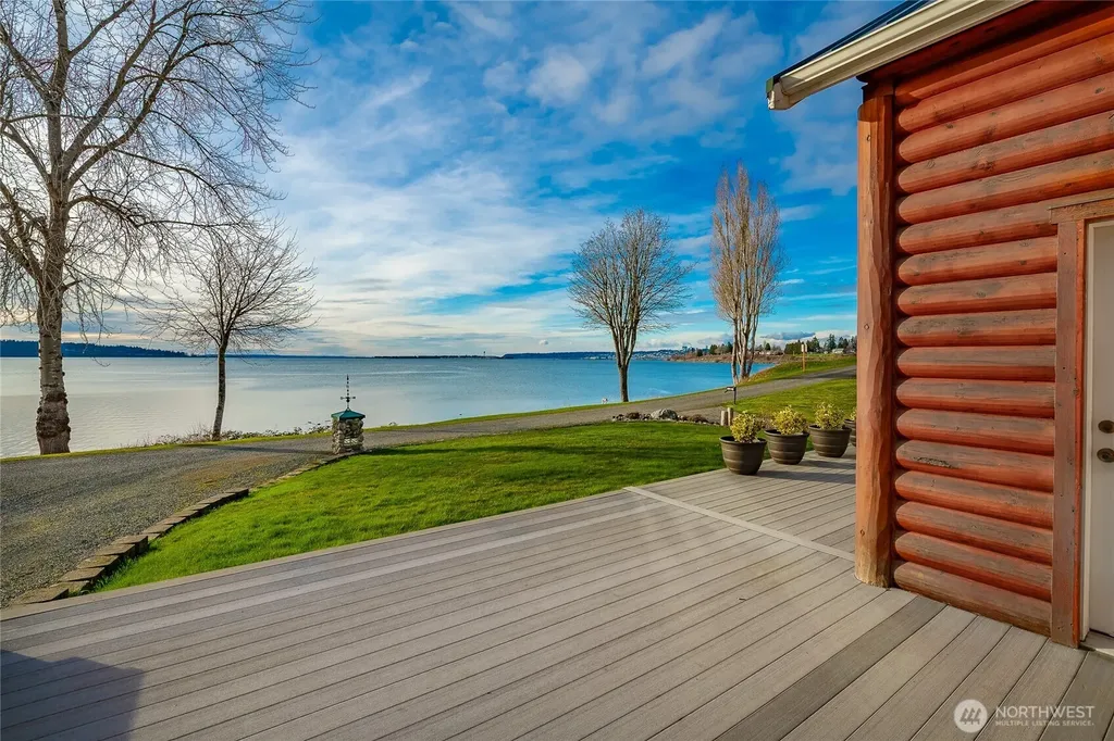 2176 Montfort Avenue Blaine WA 98230