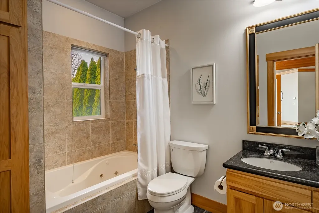 2176 Montfort Avenue Blaine WA 98230