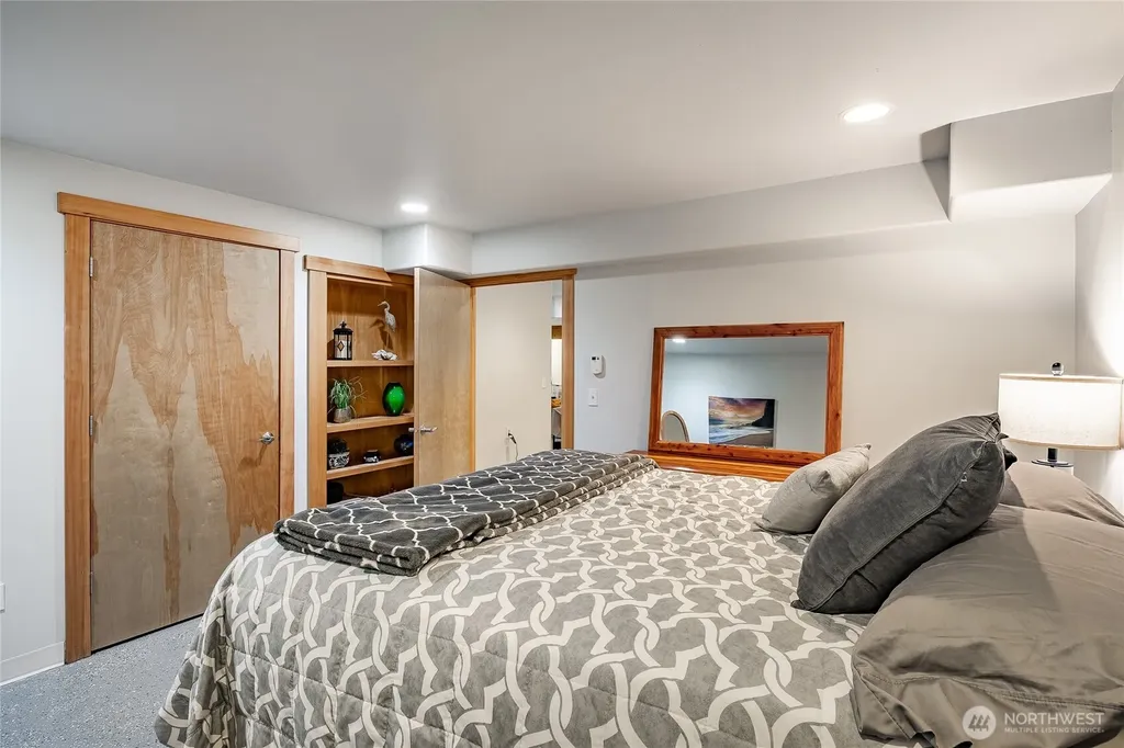 2176 Montfort Avenue Blaine WA 98230