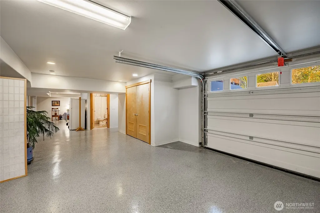 2176 Montfort Avenue Blaine WA 98230