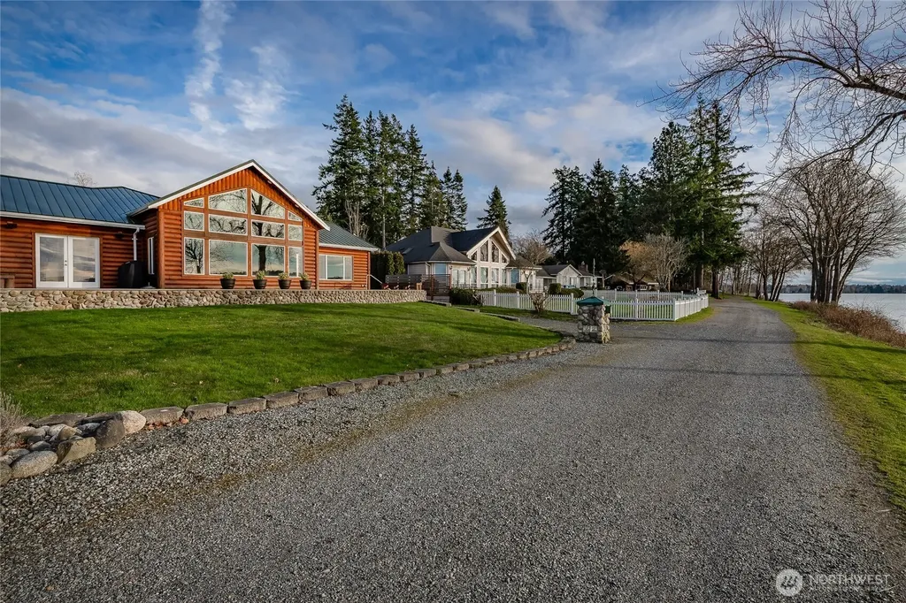 2176 Montfort Avenue Blaine WA 98230