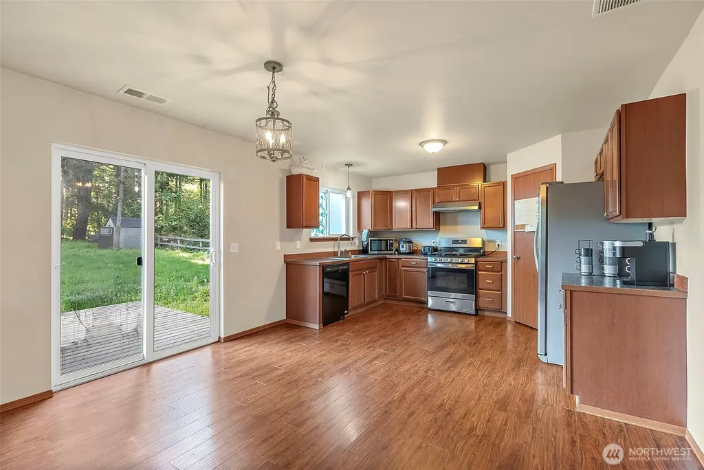 8409 356th St S Roy WA 98558