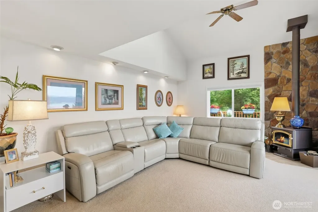 60 Cedar Place Brinnon WA 98320