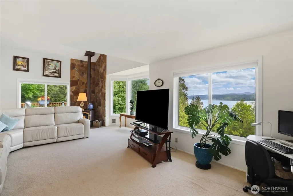 60 Cedar Place Brinnon WA 98320