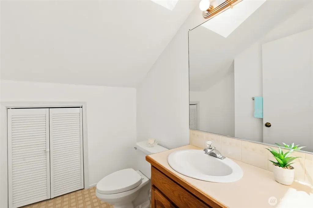 60 Cedar Place Brinnon WA 98320