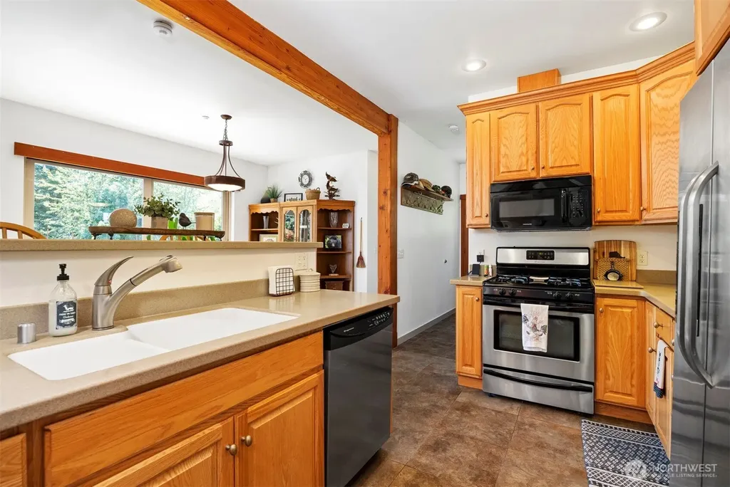 9474 Freedom Place Blaine WA 98230