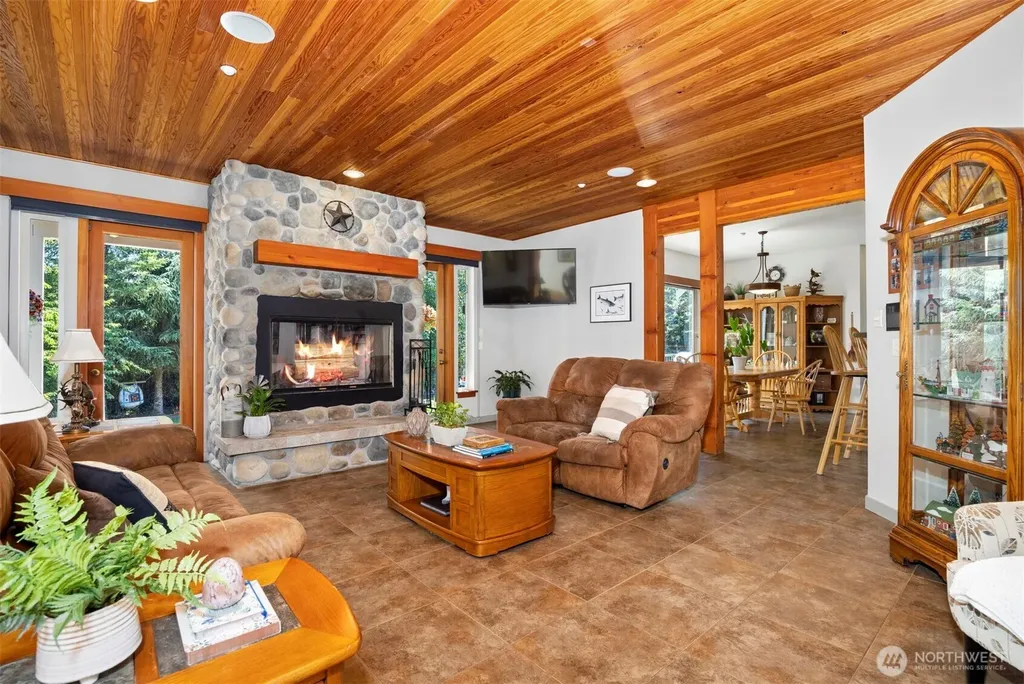 9474 Freedom Place Blaine WA 98230