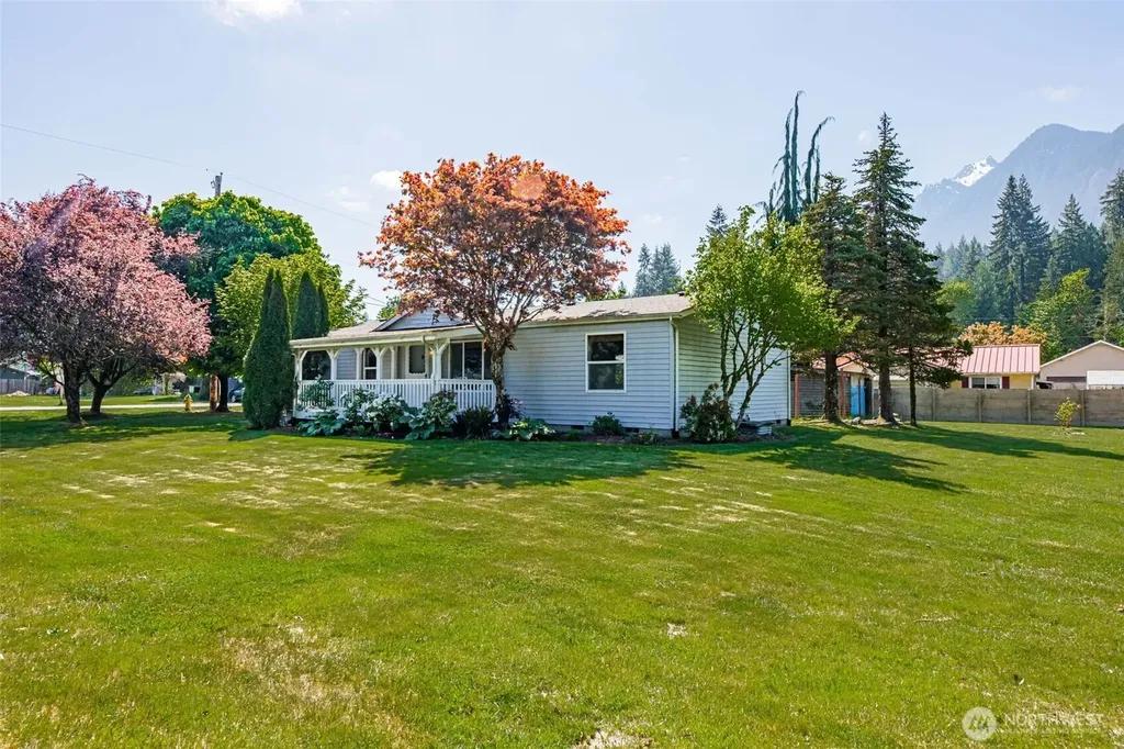 459 Commercial Avenue Darrington WA 98241