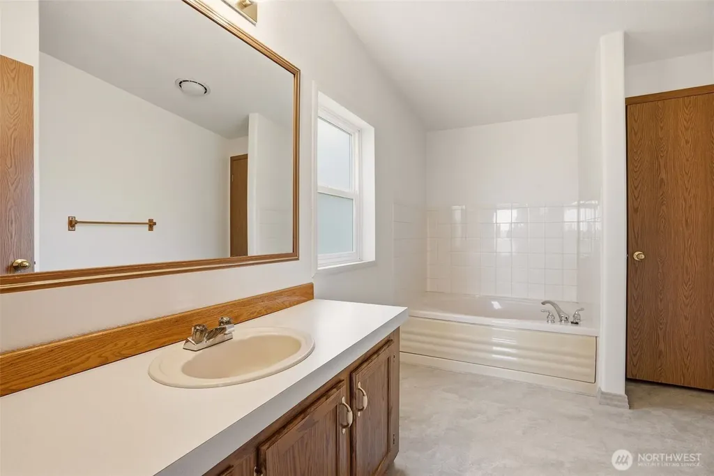8325 N Lindgren Road Spokane WA 99217