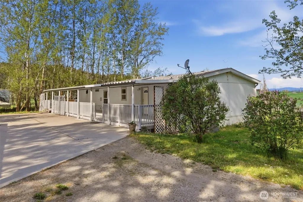 8325 N Lindgren Road Spokane WA 99217