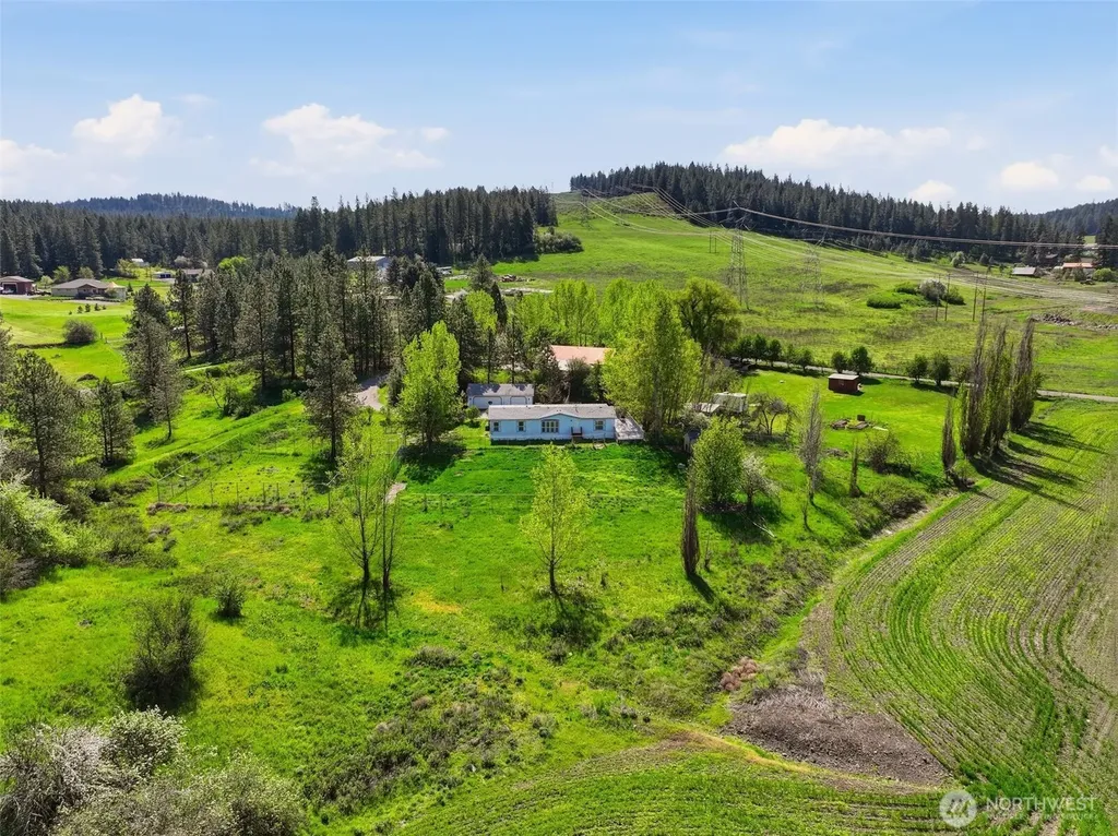 8325 N Lindgren Road Spokane WA 99217