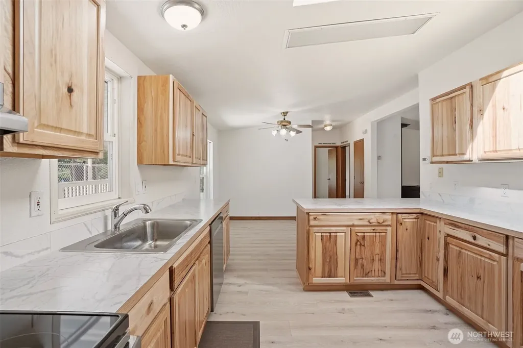 8325 N Lindgren Road Spokane WA 99217