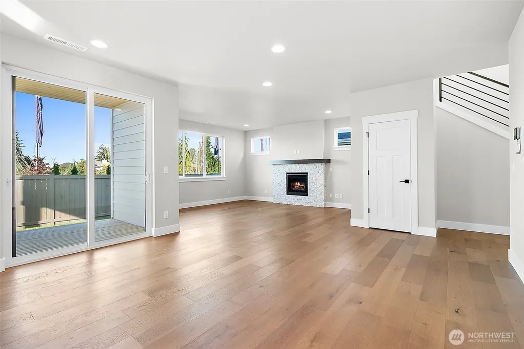 15530 2nd Place W Lynnwood WA 98087