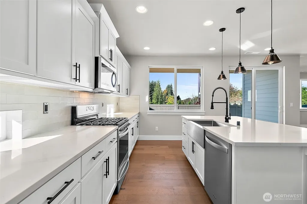 15530 2nd Place W Lynnwood WA 98087