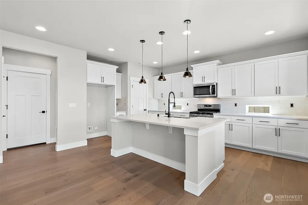 15530 2nd Place W Lynnwood WA 98087