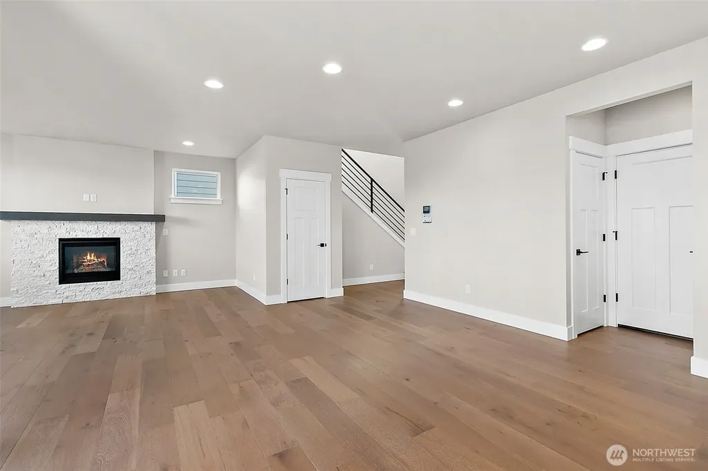 15530 2nd Place W Lynnwood WA 98087