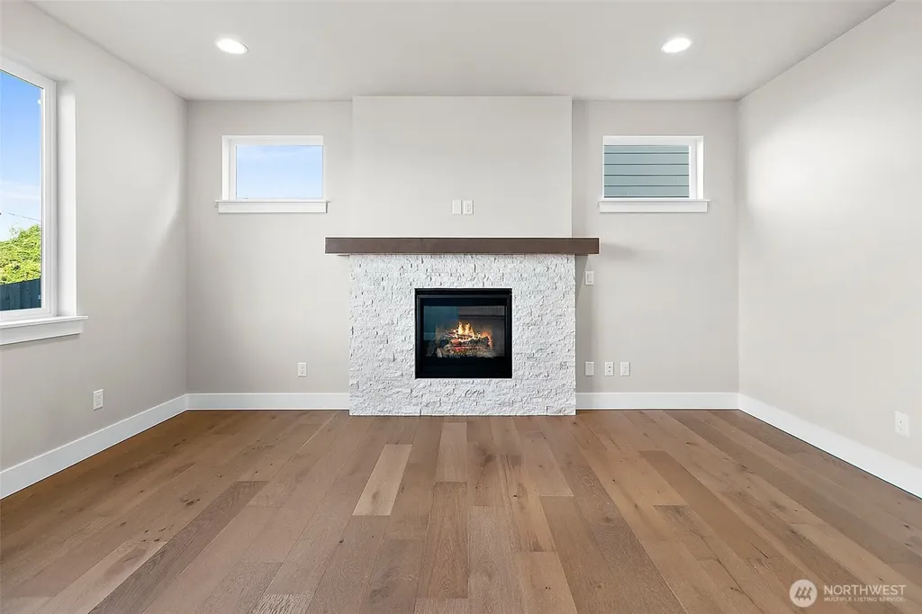15530 2nd Place W Lynnwood WA 98087