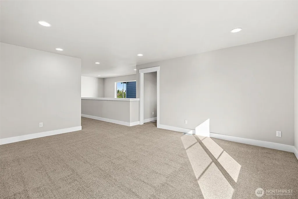 15530 2nd Place W Lynnwood WA 98087