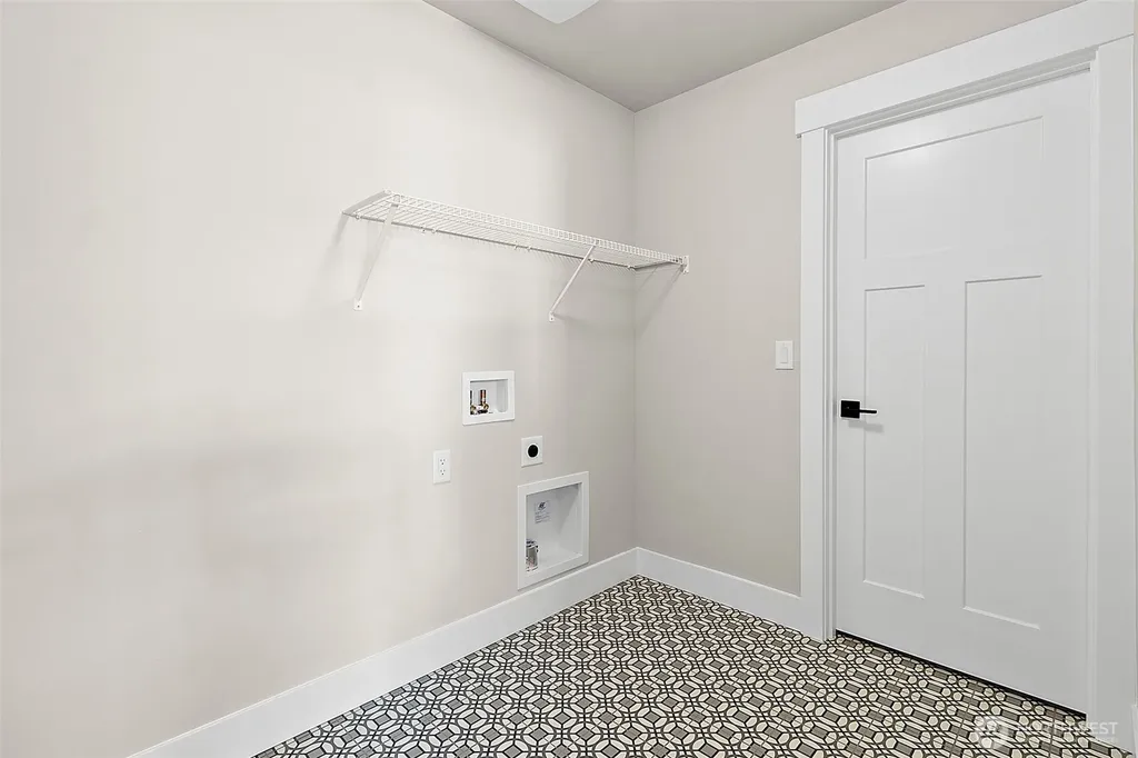 15530 2nd Place W Lynnwood WA 98087