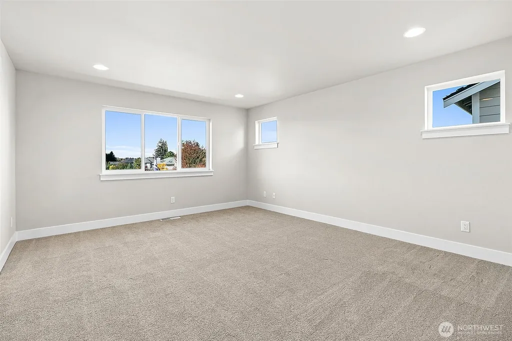 15530 2nd Place W Lynnwood WA 98087