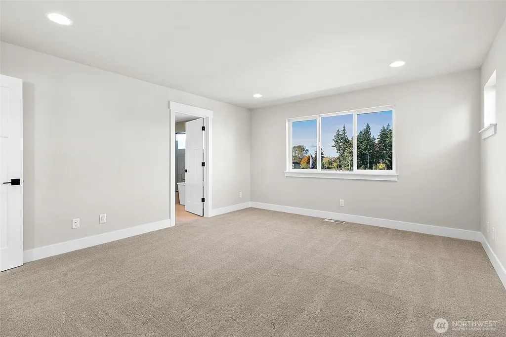 15530 2nd Place W Lynnwood WA 98087
