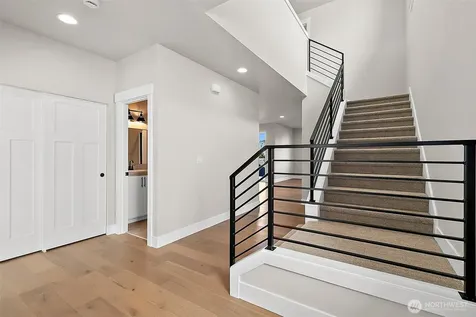 15530 2nd Place W Lynnwood WA 98087