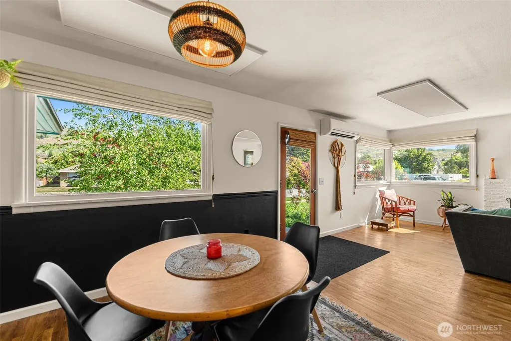 229 W Allen Avenue Chelan WA 98816